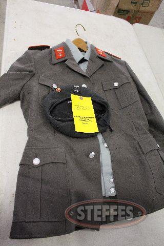 East German Paratrooper uniform_1.jpg